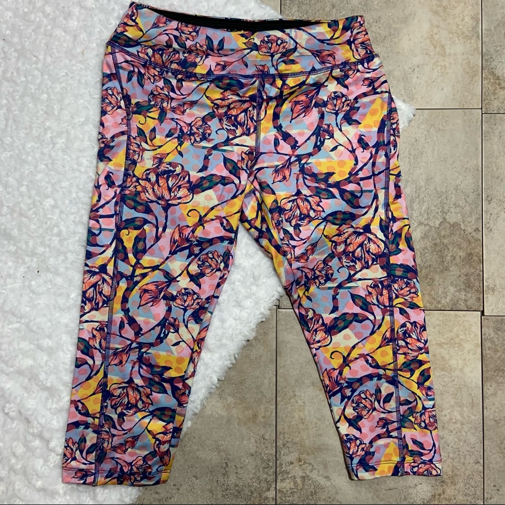LuLaRoe Jade Workout Capri Leggings